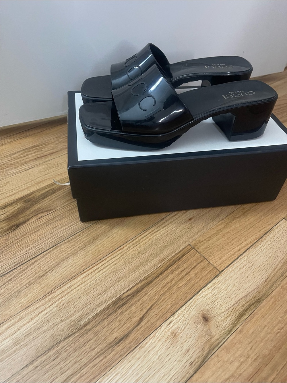 Gucci 60mm Slides Sandal Size 39